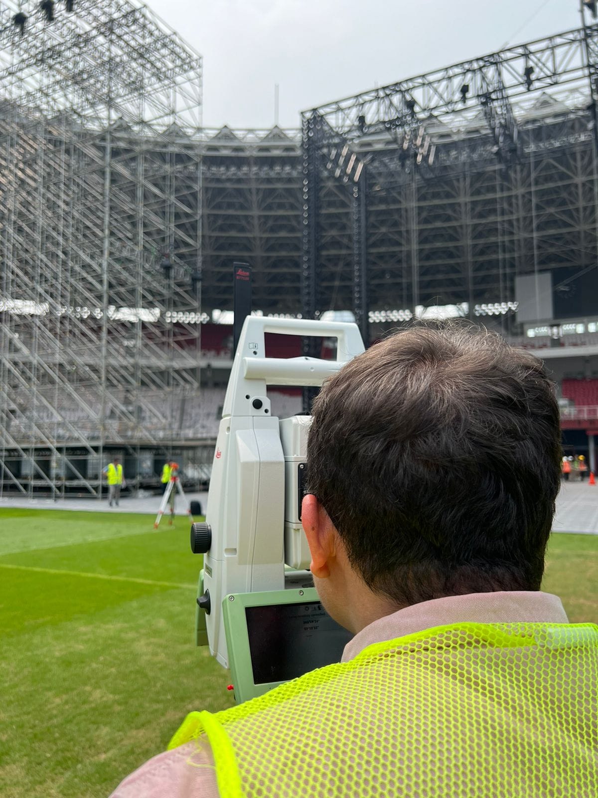 Survei lapangan dengan total station